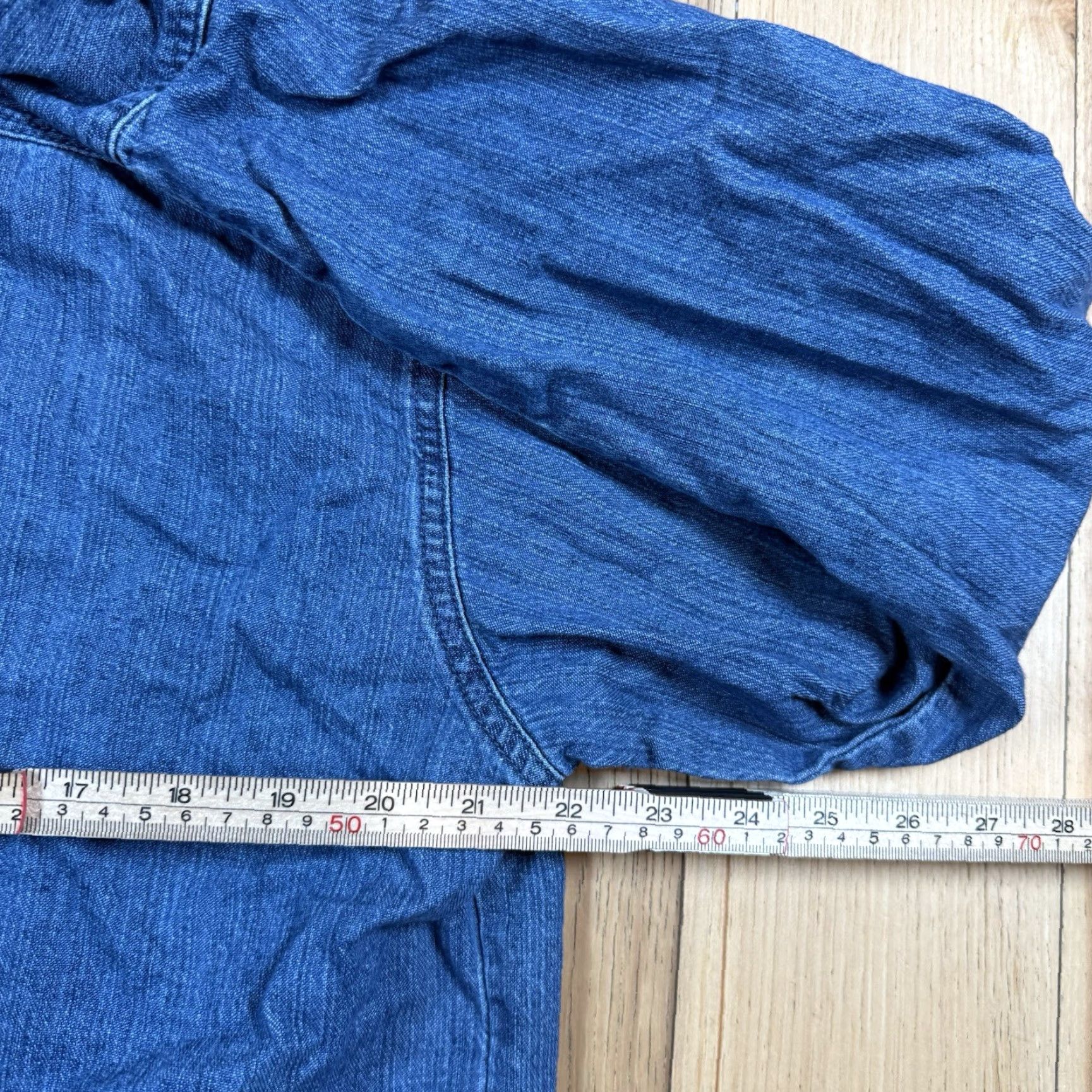 Hard Rock Cafe VTG Hard Rock Cafe Denim Button-Up Shirt Honolulu Hawaii Mens Medium Blue Long Sleeve Button-Up Shirt M Mens Regular Sleeves Denim Shirt Size US M / EU 48-50 / 2 - 7 Thumbnail