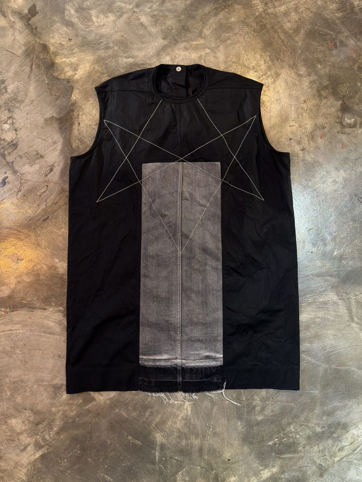 Rick Owens Drkshdw Rick Owens Shield Tabard 18SS sleeveless oversize shirt Size US XL / EU 56 / 4 - 1 Thumbnail