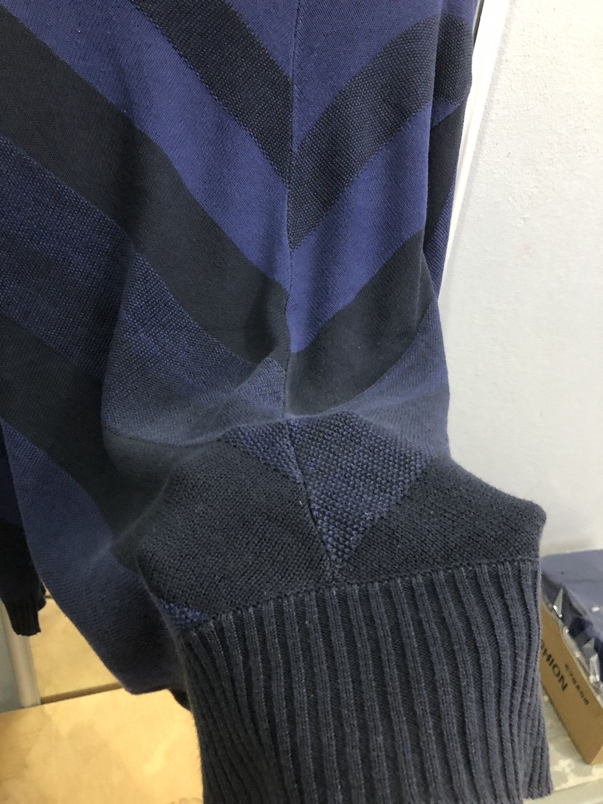 GOSTAR DE FUGA FUGA Navy Geometric Drop-Shoulder Knit Sweater Size US L / EU 52-54 / 3 - 15 Thumbnail
