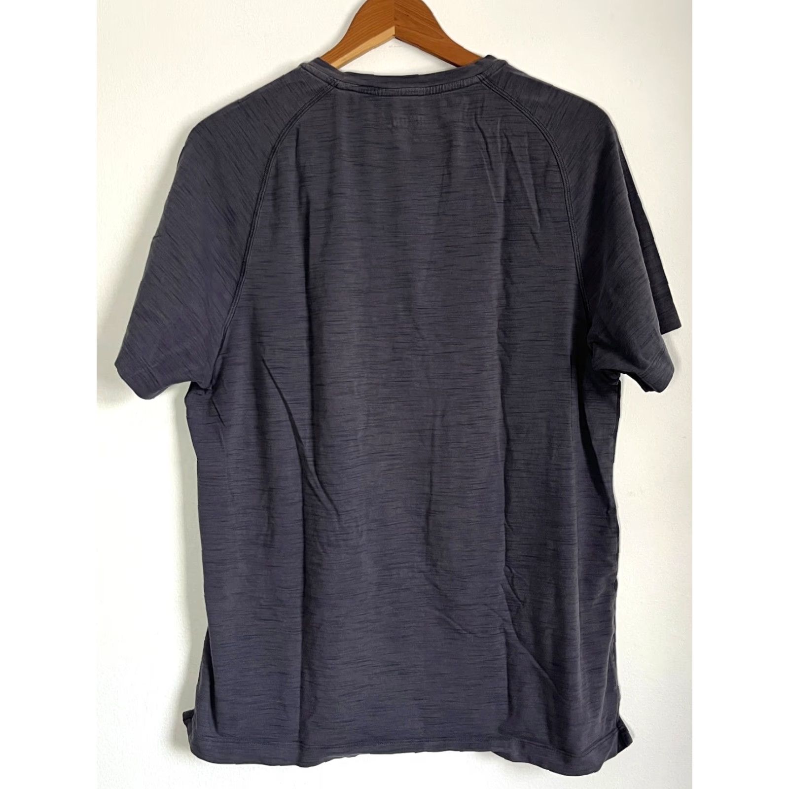 Rhone Rhone Men's Henley T-Shirt Activewear Pima Cotton Gray Sz L Crew Neck Short Sleeve Athletic Regular Size US L / EU 52-54 / 3 - 2 Thumbnail