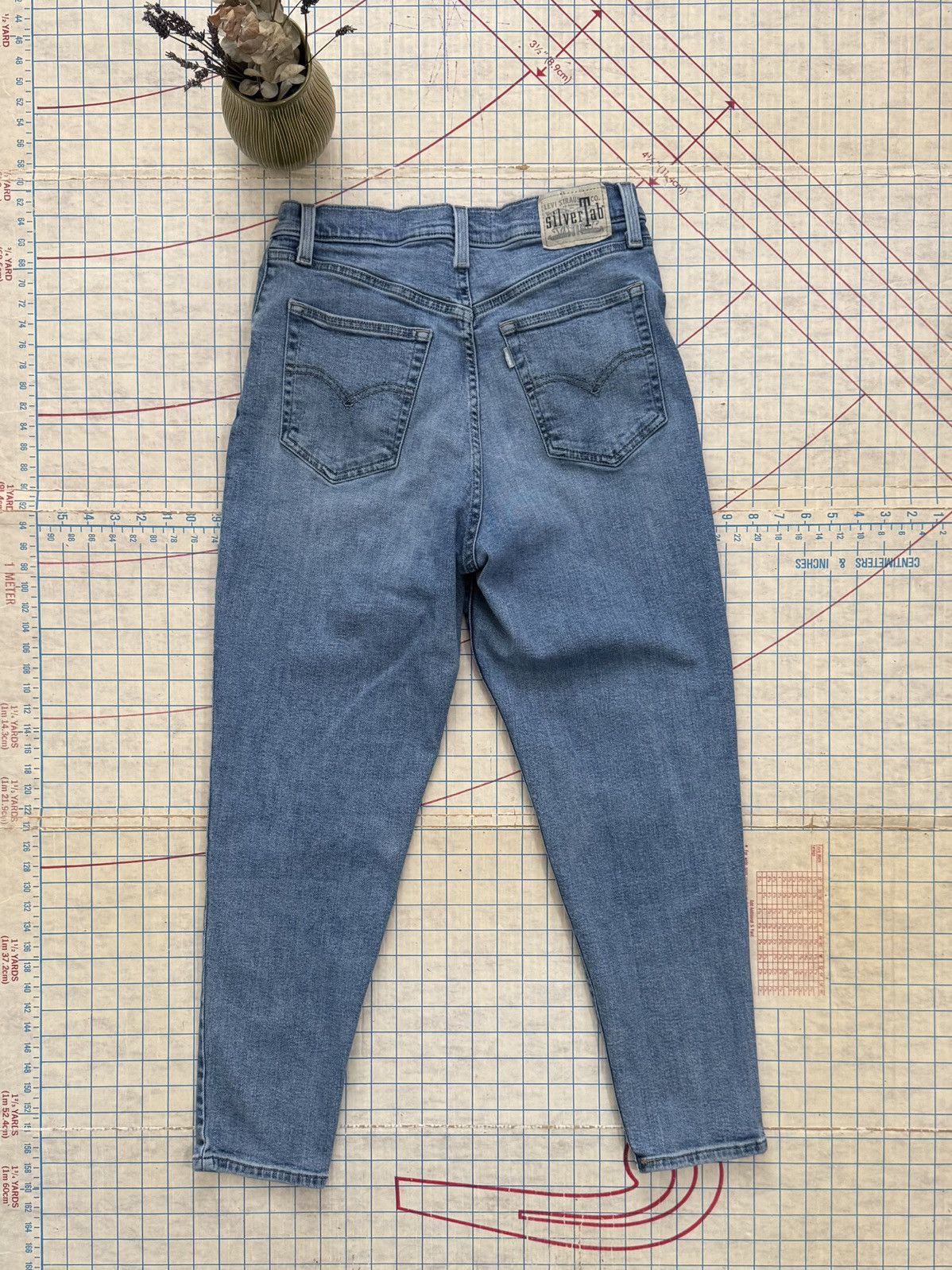 Levi's Levi’s Silver Tab Mom Jeans Women’s Size 29 Light Wash Size 29" - 12 Thumbnail