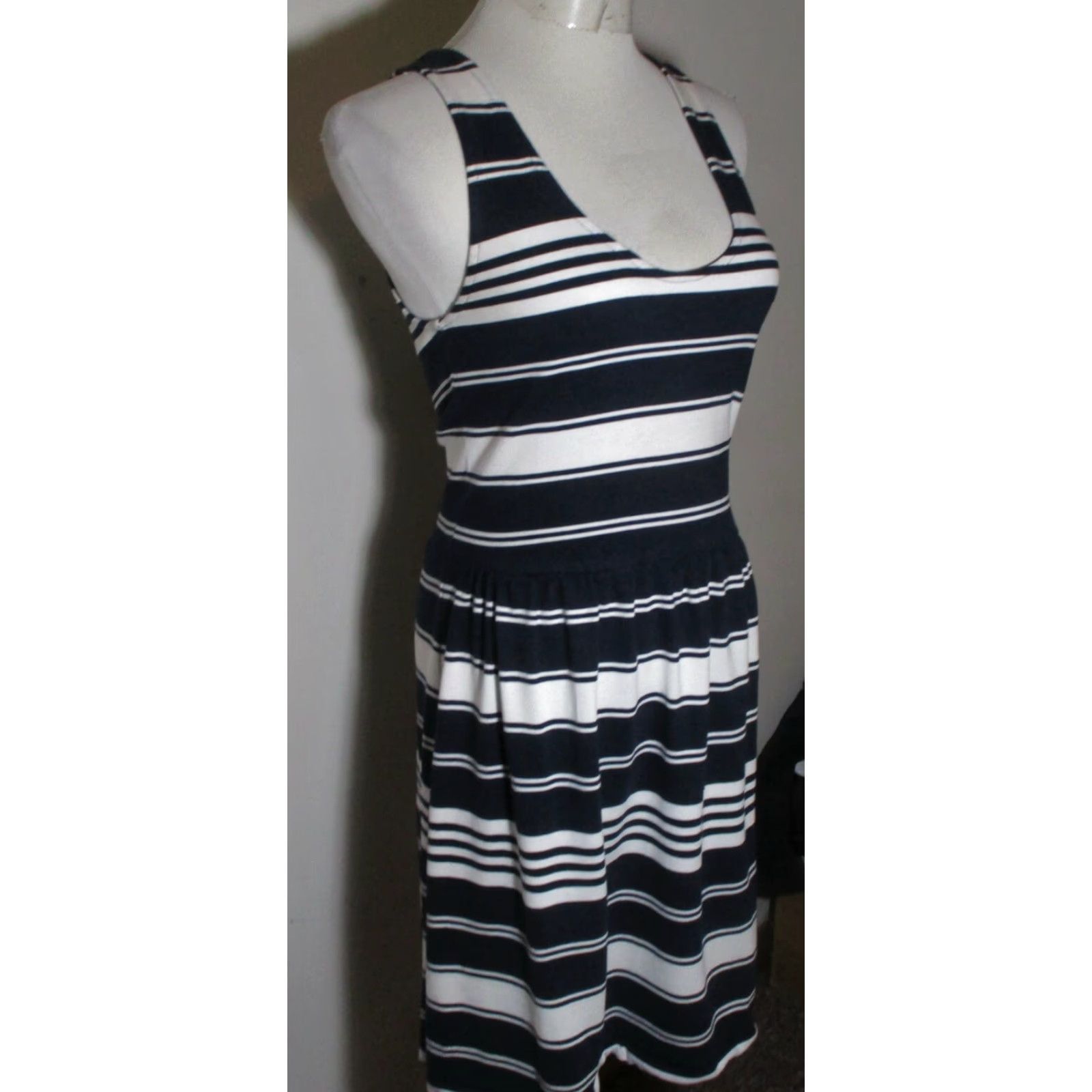 J.Crew **Blue White J. CREW Sleeveless Knee Length Dress Size XS** User: **J. CREW Blue White Sleeveless Knee Length Dress Size XS** Size XS / US 0-2 / IT 36-38 - 3 Thumbnail