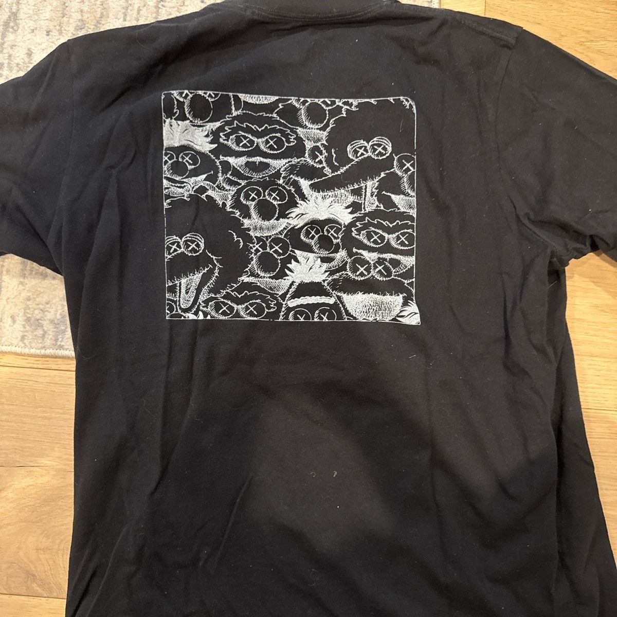 Kaws × Uniqlo Uniqlo x Kaws tshirt size large Size US L / EU 52-54 / 3 - 2 Thumbnail