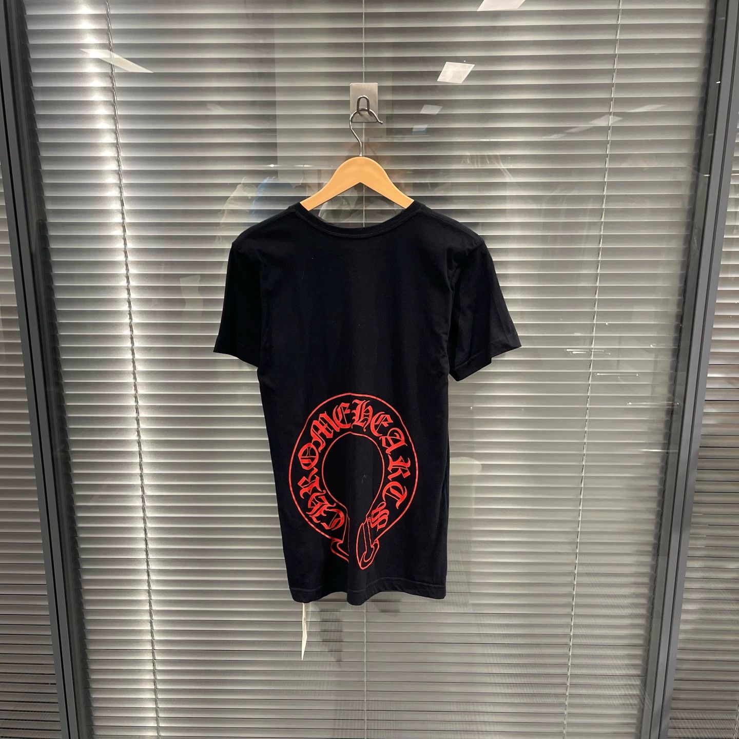 Chrome Hearts Chrome Hearts Scroll Red Cross Print S Tee Near New Size S / US 4 / IT 40 - 1 Thumbnail
