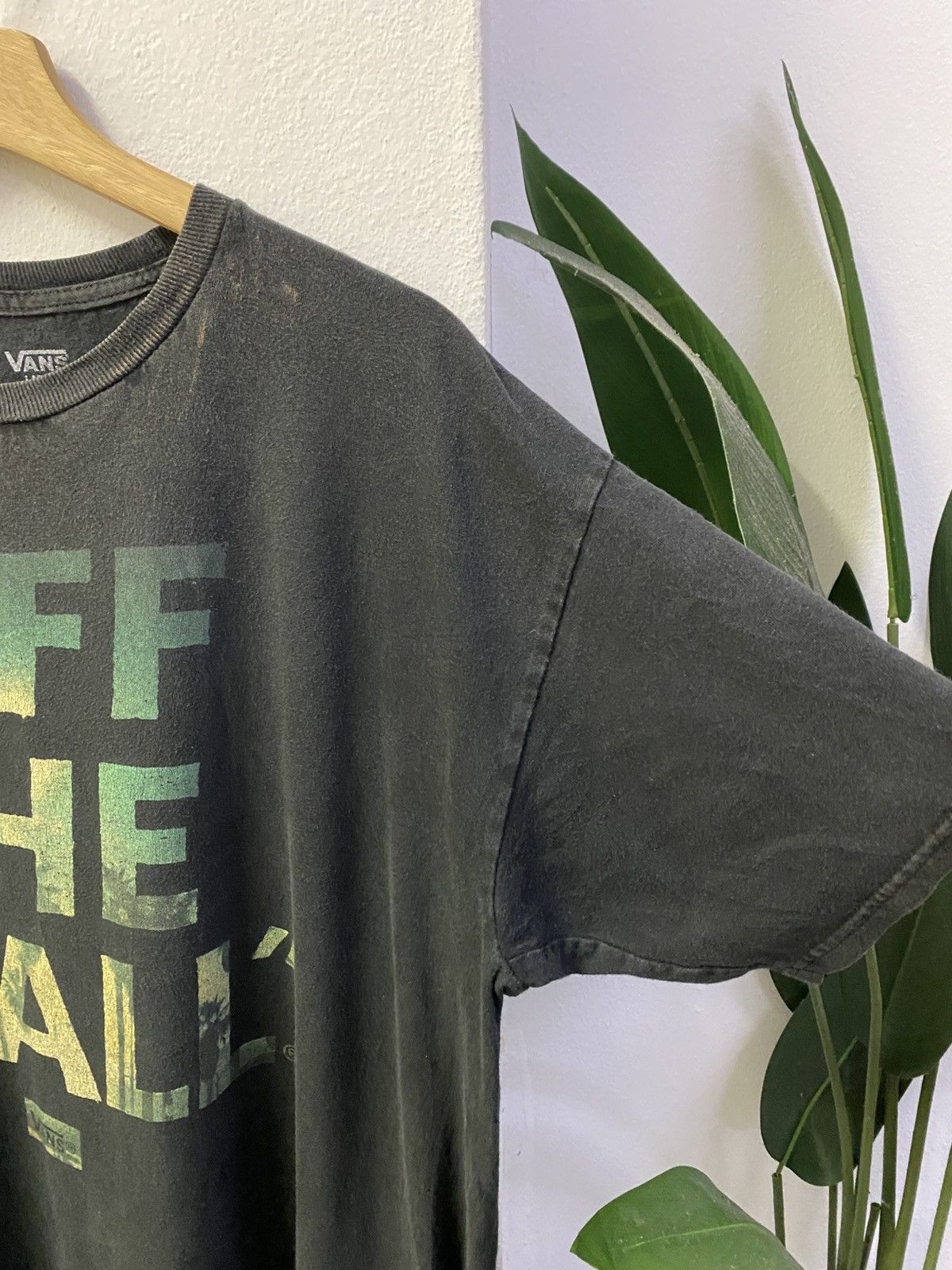 Vans × Vintage Vans Off The Wall Tee Size US L / EU 52-54 / 3 - 4 Thumbnail