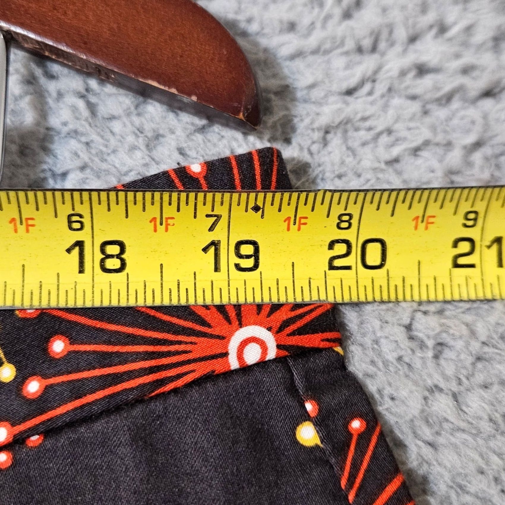 Vintage Royal & Awesome Mens Shorts Black Red Yellow Kaboom Fireworks Golf Size 40 Size US 40 / EU 56 - 6 Thumbnail