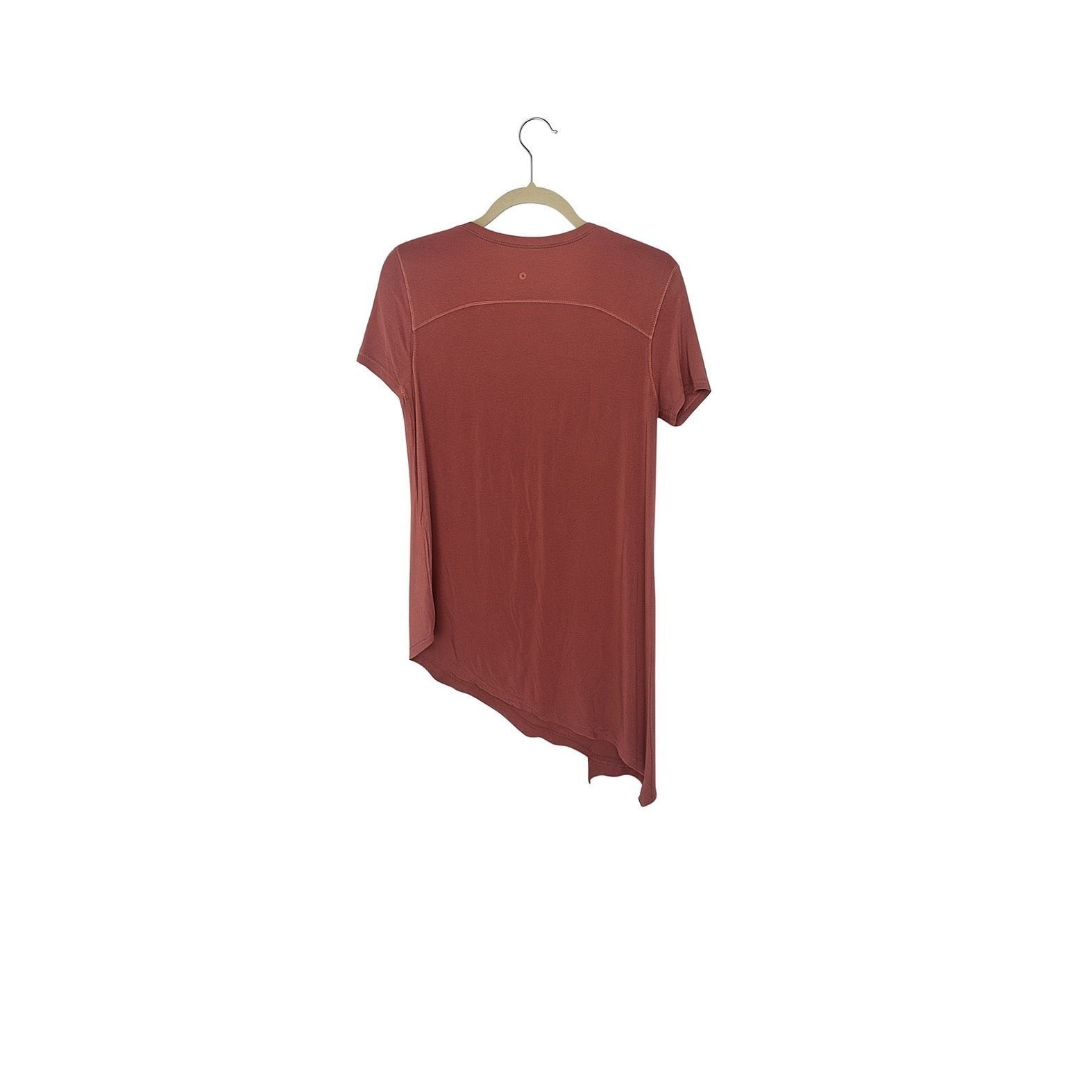 Lululemon Lululemon Dusty Rose Asymmetrical Hem Tee Shirt - Size 4 Size S / US 4 / IT 40 - 4 Thumbnail