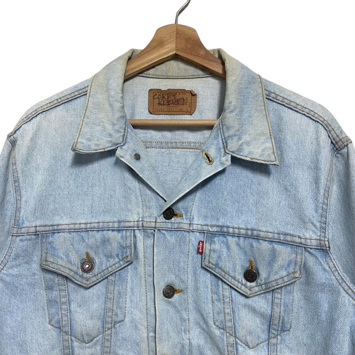 Levi's Vintage Levis 70506 Denim Trucker Jacket Distressed Faded Size US L / EU 52-54 / 3 - 3 Thumbnail