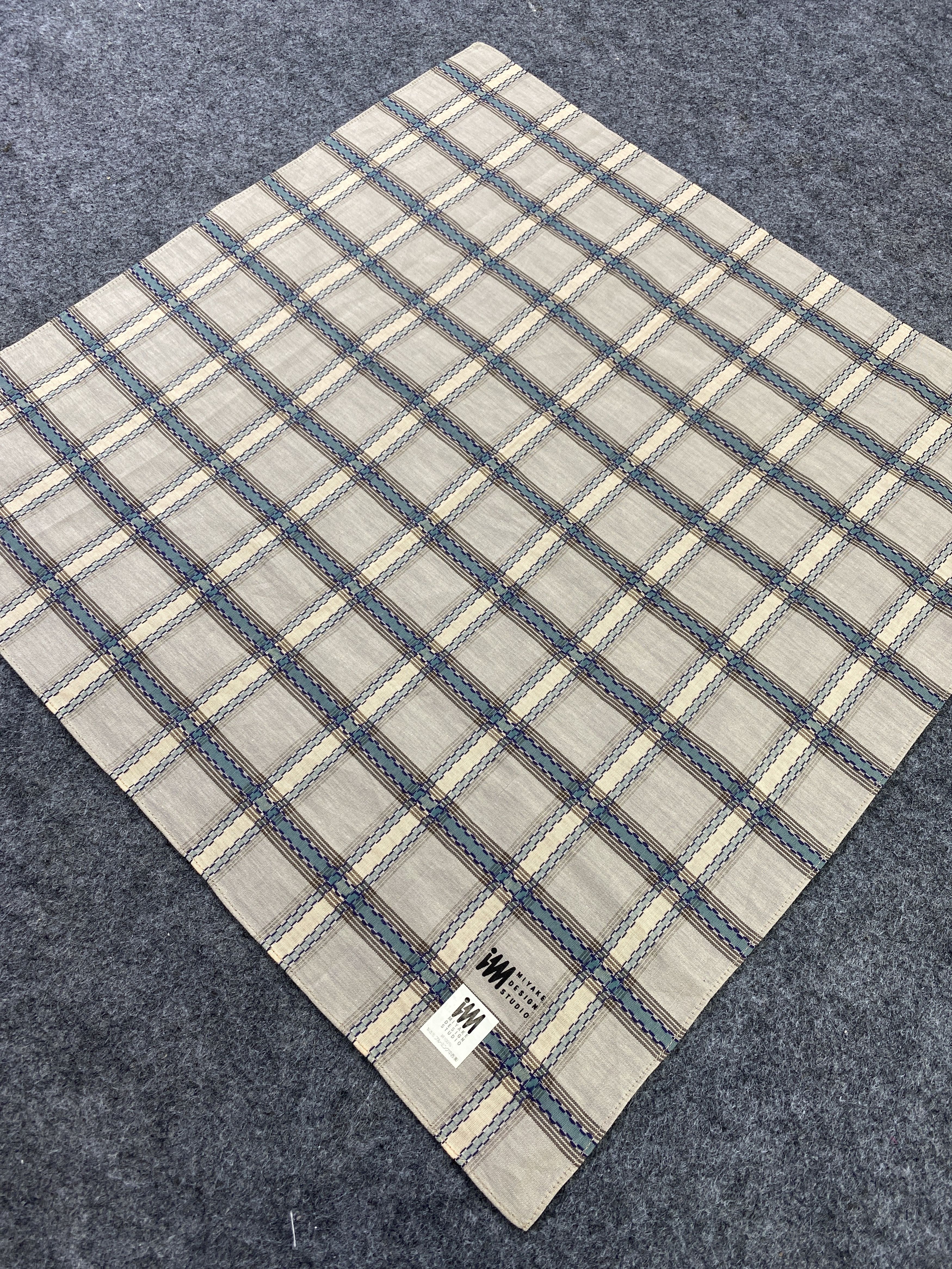 Issey Miyake Issey Miyake Handkerchief / Bandana / Neckerchief-B235 Size ONE SIZE - 4 Thumbnail