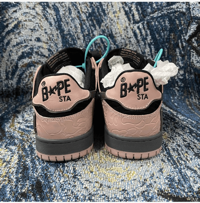 Bape A BATHING APE low-top sneakers for men in black and pink Size US 9.5 / EU 42-43 - 4 Thumbnail