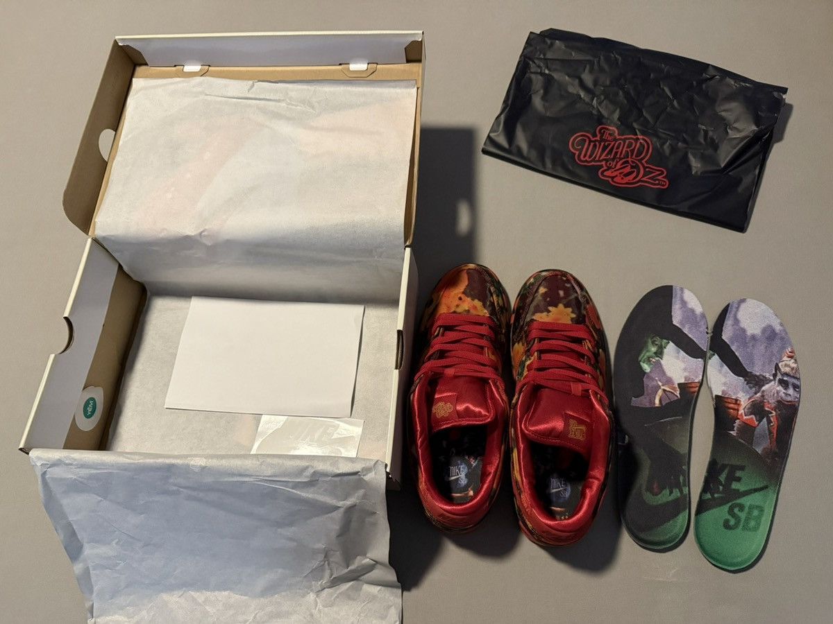 Nike SB Nike SB Dunk Low Pro Wizard Of Oz Poppy Field Brand New DS Size US 11 / EU 44 - 10 Thumbnail