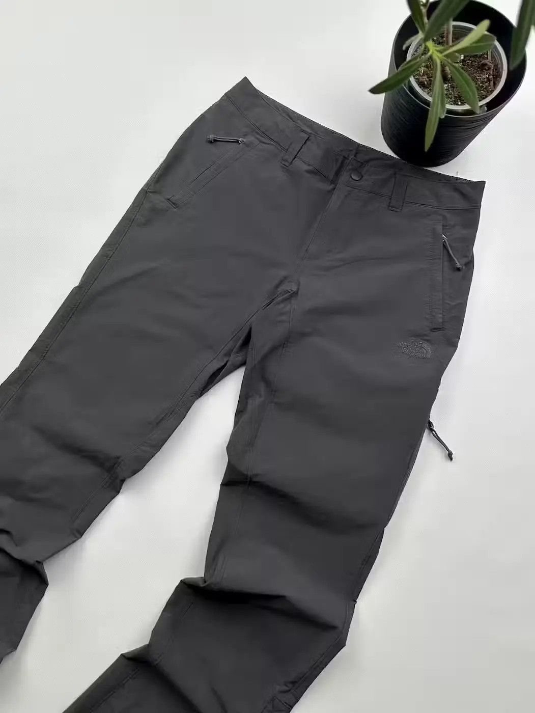 The North Face The North Face Tracking Pants (76) Size 28" / US 6 / IT 42 - 2 Thumbnail
