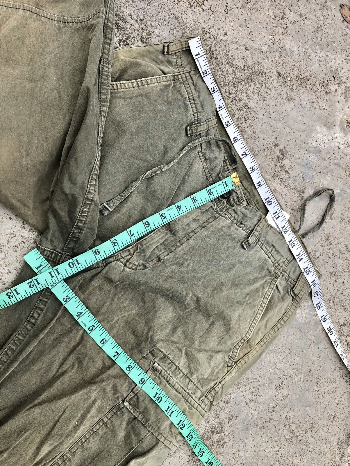 Uniqlo SUN FADED SIX POCKET CARGOPANT Size US 33 - 16 Thumbnail