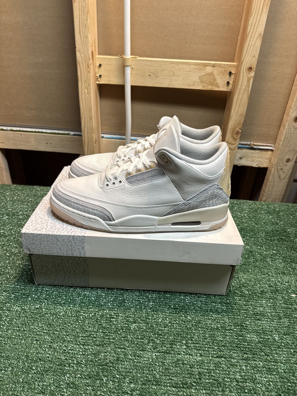 Jordan Brand Jordan Retro 12 Craft Ivory Size 12 Size US 12 / EU 45 - 6 Thumbnail