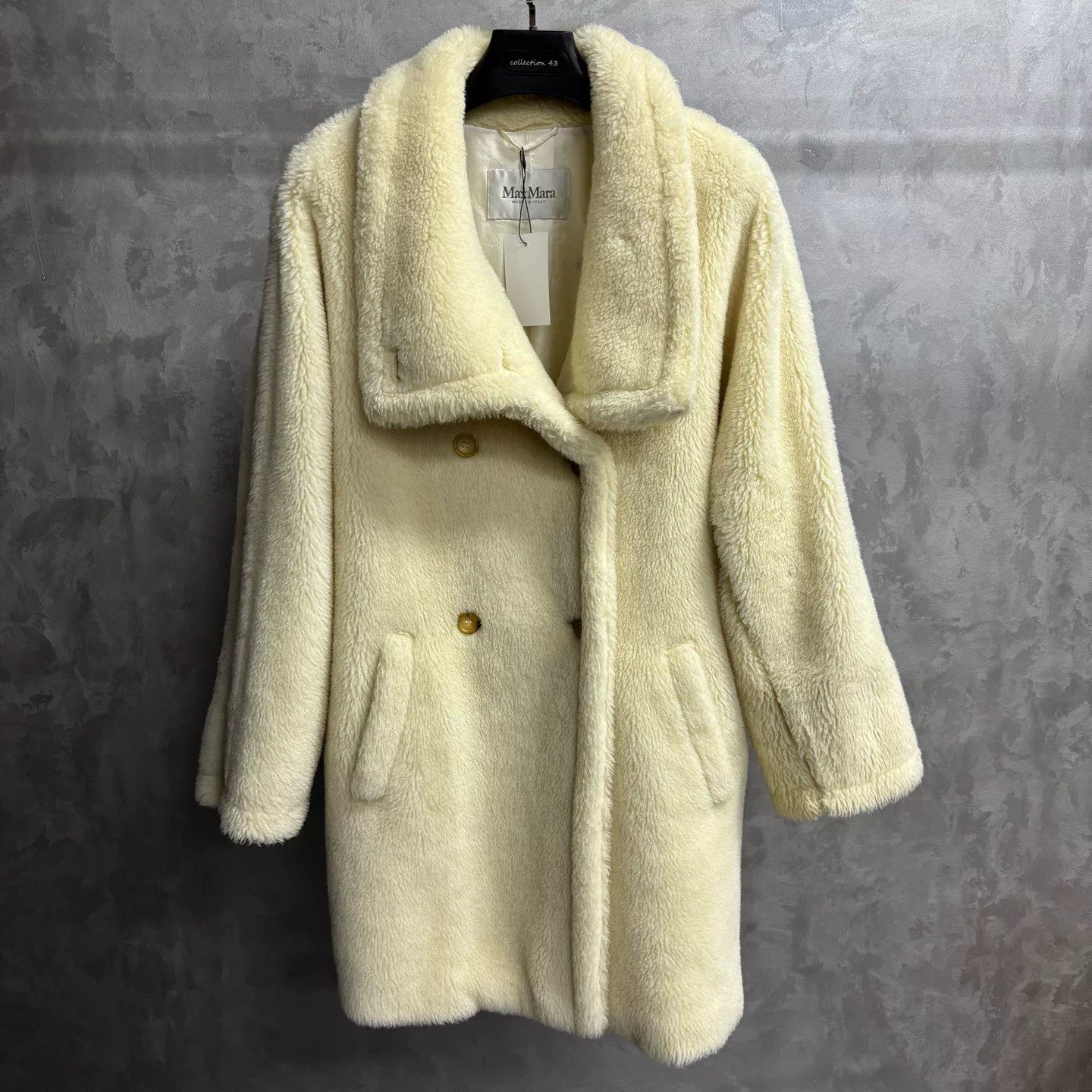 Max Mara Max Mara Long White Coat S Women Size S / US 4 / IT 40 - 1 Thumbnail