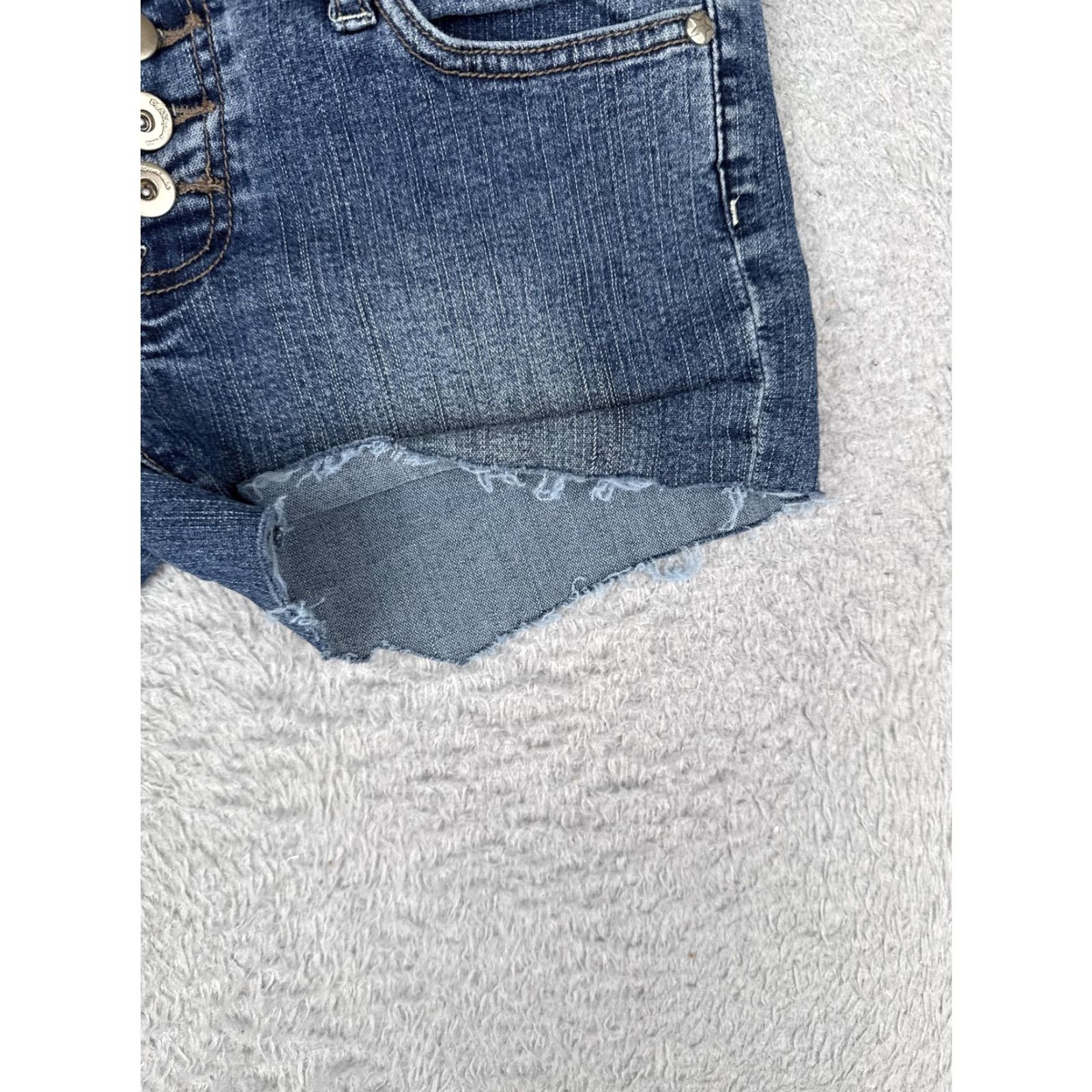 Vintage Bubblegum Shorts Womens 28 Cut-Off Denim 5-Pocket Embroidered Pockets Blue Button Fly Vintage No Size 28" / US 6 / IT 42 - 2 Thumbnail
