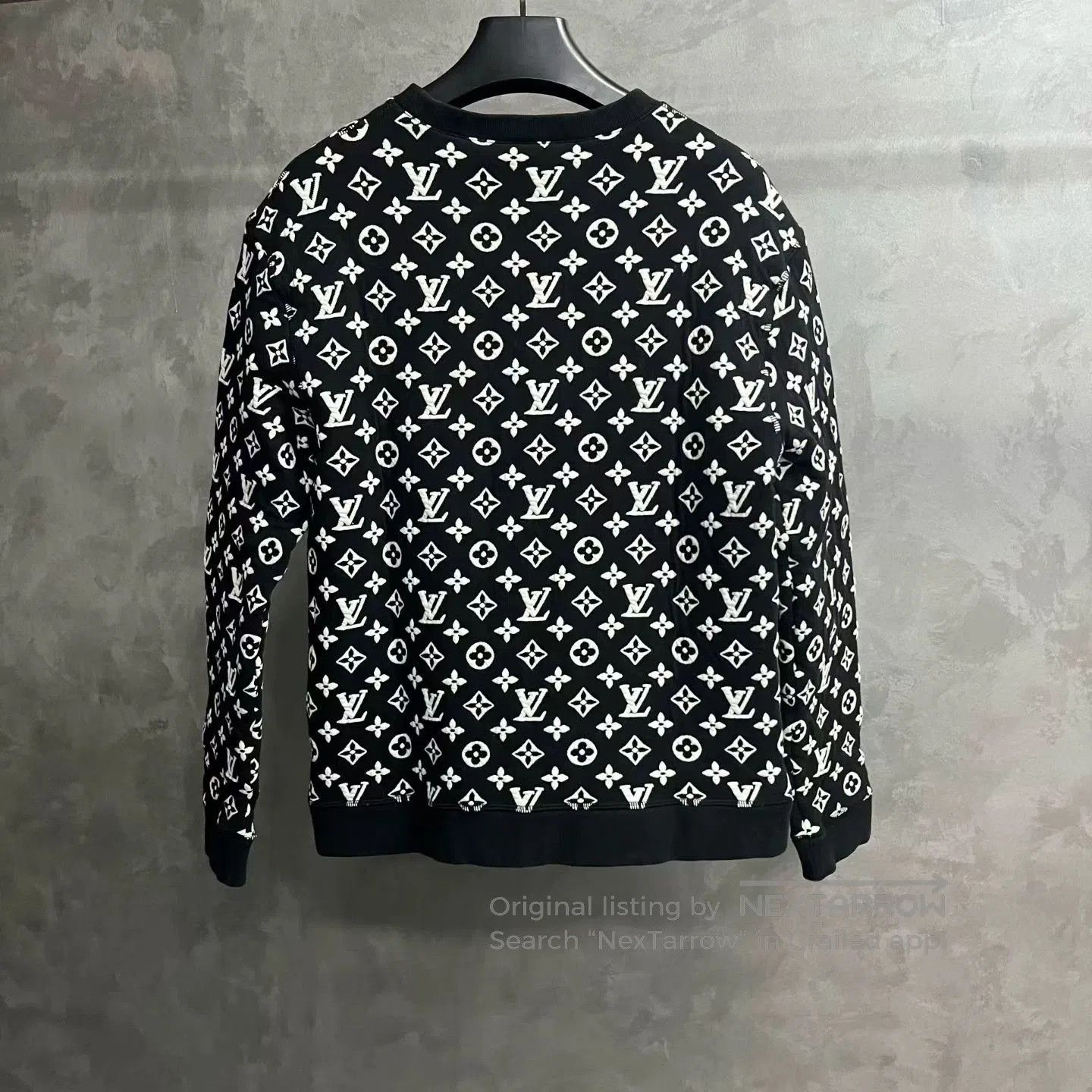 Louis Vuitton black patterned crew neck sweatshirt from louis vuitton. Size US M / EU 48-50 / 2 - 4 Thumbnail