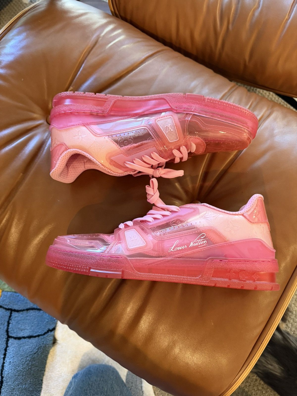 Louis Vuitton Louis Vuitton X Virgil Abloh Pink Transparent Size US 9.5 / EU 42-43 - 2 Thumbnail