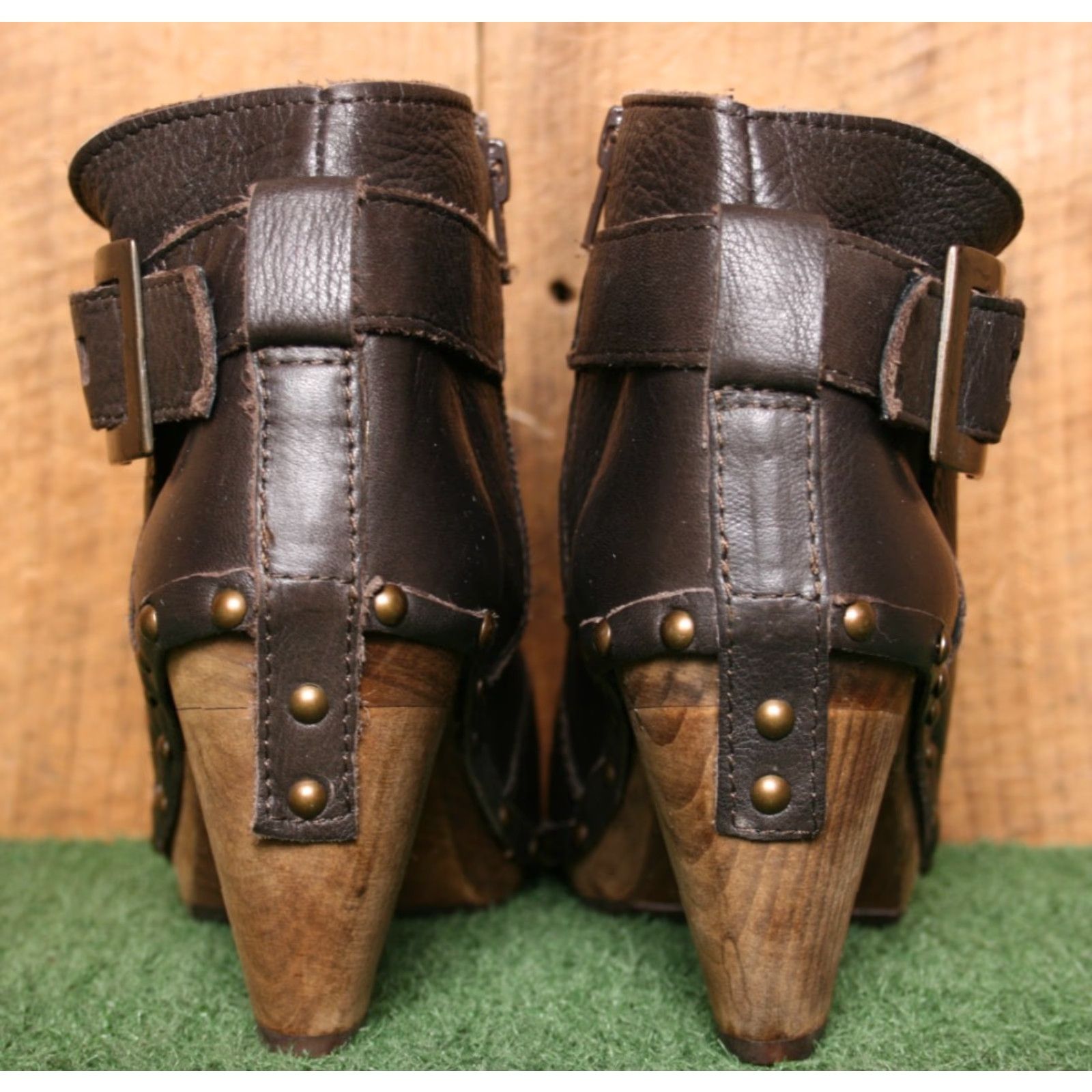 Vintage SANITA Brown Leather Booties High Wood Heel Ankle Boot 7 Womens EU 38 Zip Studded Wedge Leather Footwear Boots Size US 7 / IT 37 - 4 Thumbnail