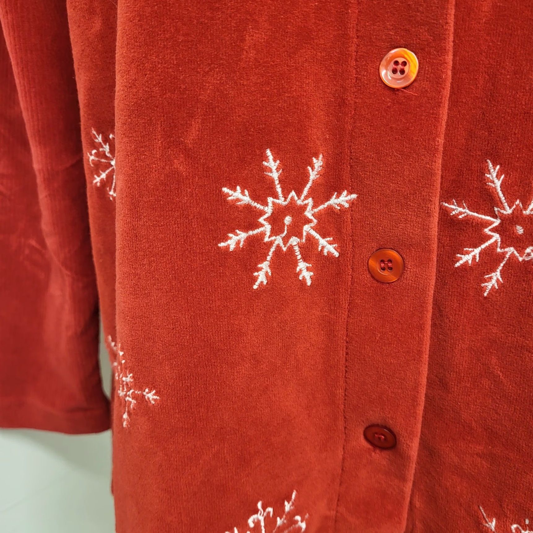 Vintage Capacity Blouse Womens Medium Red Button Up Fleece Christmas Snowflake Embroidery Shirt Size M / US 6-8 / IT 42-44 - 5 Thumbnail