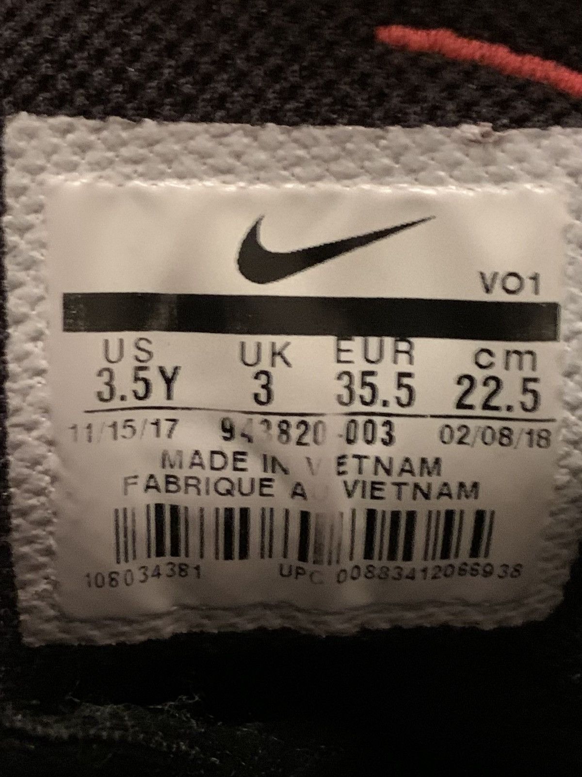 Nike Vintage Y2K Nike PG 2 Taurus Grade School Low Top Sneakers Size US 5 / IT 35 - 6 Thumbnail