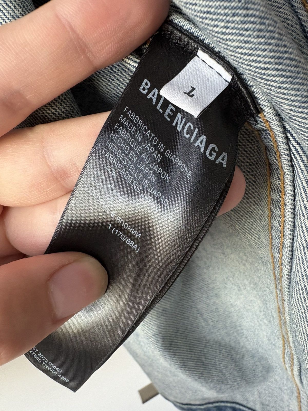 Balenciaga Balenciaga Destroyed Denim Jacket Size US XXL / EU 58 / 5 - 7 Thumbnail