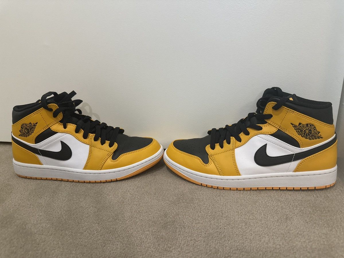 Jordan Brand Air Jordan 1 Mid Taxi Size US 9.5 / EU 42-43 - 2 Thumbnail