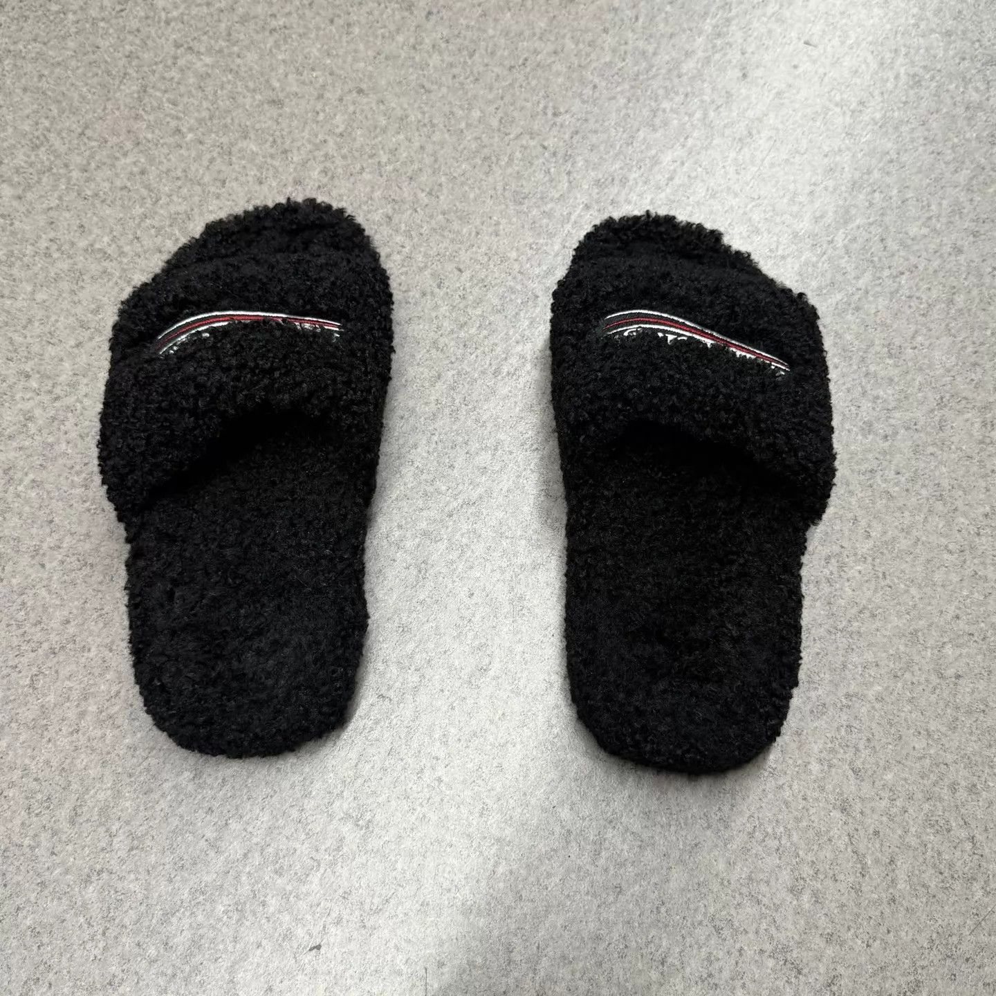 Balenciaga Balenciaga Furry Black Teddy Coke Slipper 39 New, Tried On Size US 8.5 / EU 41-42 - 3 Thumbnail