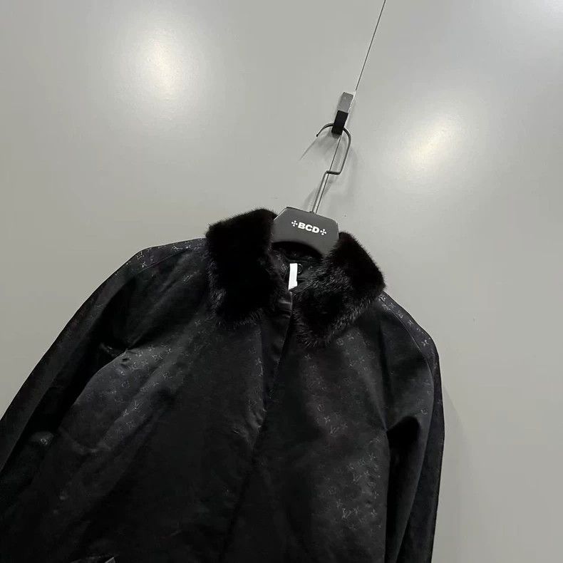 Louis Vuitton Louis Vuitton size 34 Windbreaker with presbyopia printed o Size US M / EU 48-50 / 2 - 3 Thumbnail