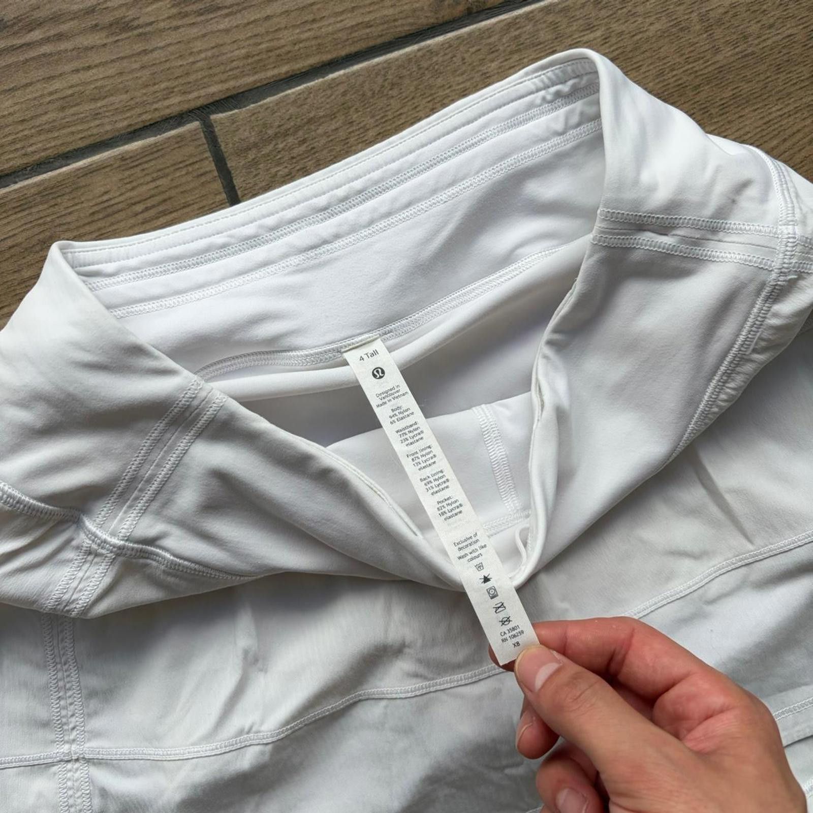 Lululemon Lululemon White Yoga Mini Skirt Size 27" / US 4 / IT 40 - 6 Thumbnail