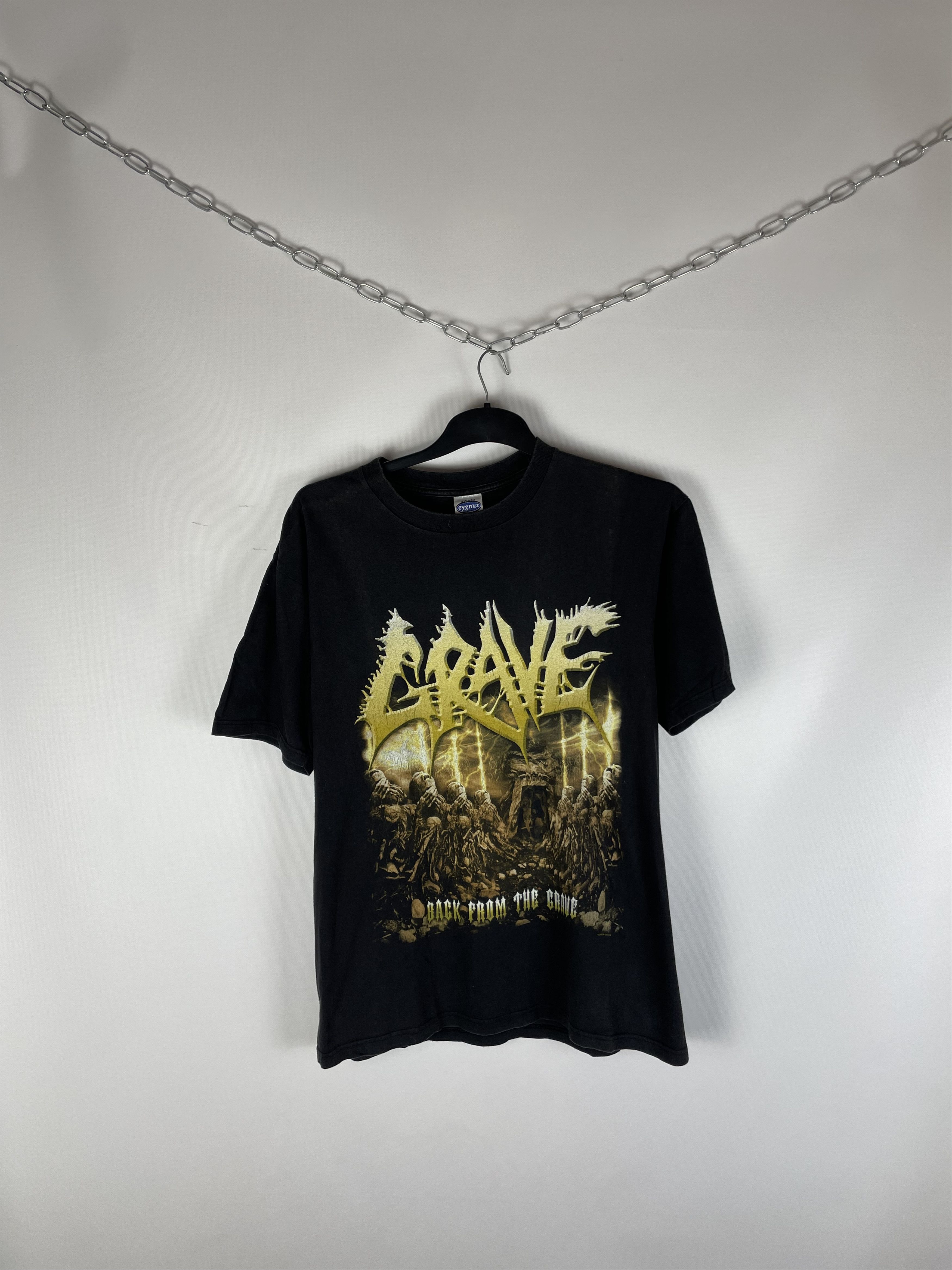 Vintage Band Tee Grave 2003