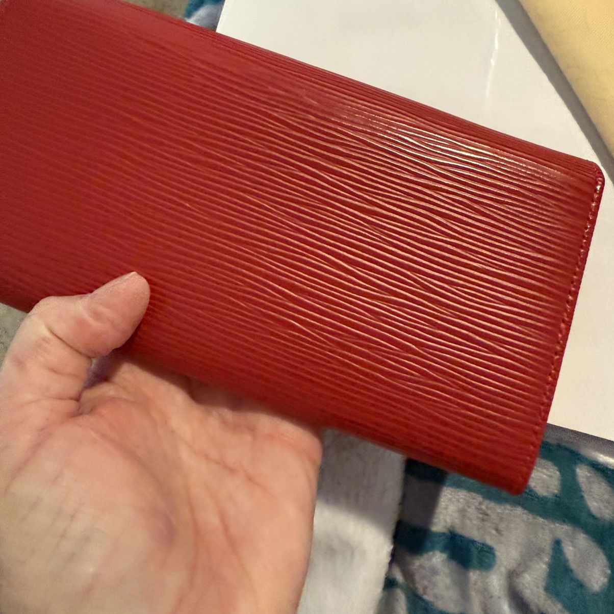 Louis Vuitton Louis Vuitton Epi Rouge / Red Sarah Textured Leather Wallet Size ONE SIZE - 9 Thumbnail