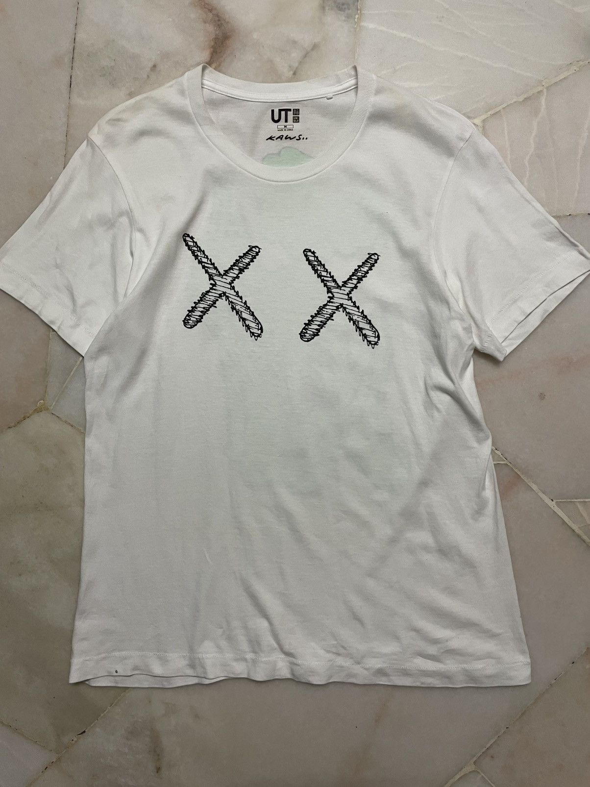 Kaws 💥Rare💥Uniqlo Kaws Rare Backhit Print Sick Bones Mega Print Size US M / EU 48-50 / 2 - 14 Thumbnail