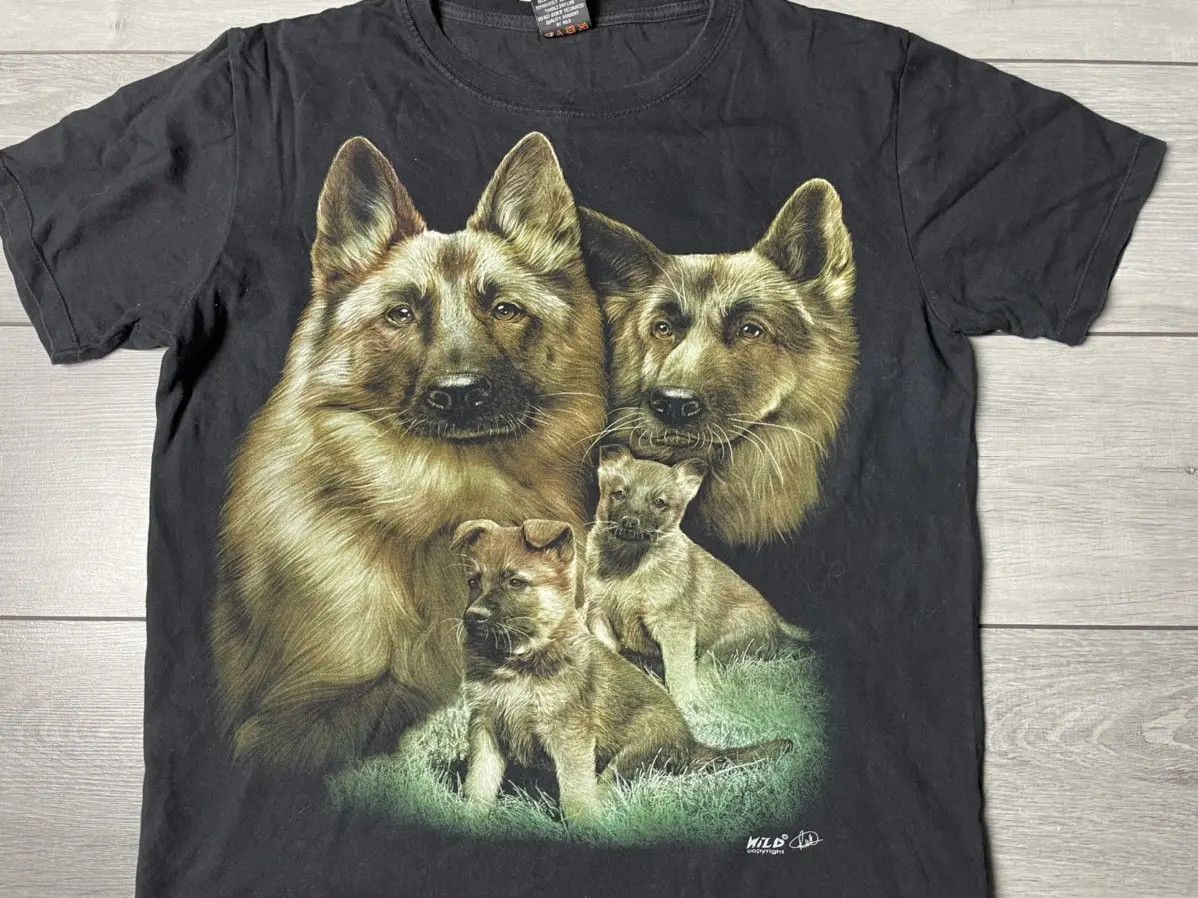 Band Tees Animal T-shirt wild dogs print size Medium Size US M / EU 48-50 / 2 - 3 Thumbnail