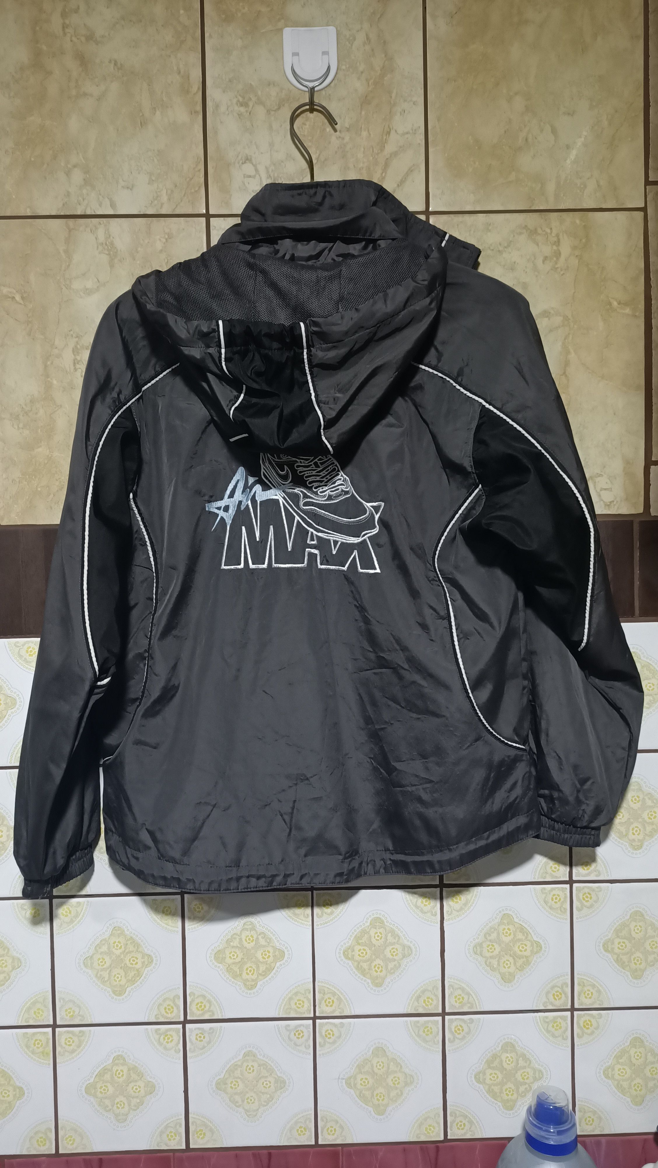 Nike Vintage Nike Air max jacket Size US M / EU 48-50 / 2 - 1 Thumbnail