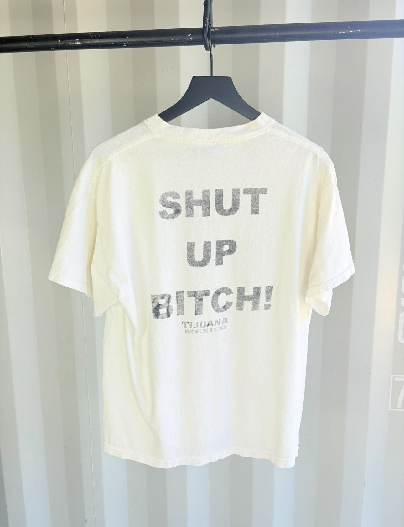 Vintage Vintage Shut Up Bitch Distressed Faded Shirt Grunge Band Size US L / EU 52-54 / 3 - 1 Thumbnail