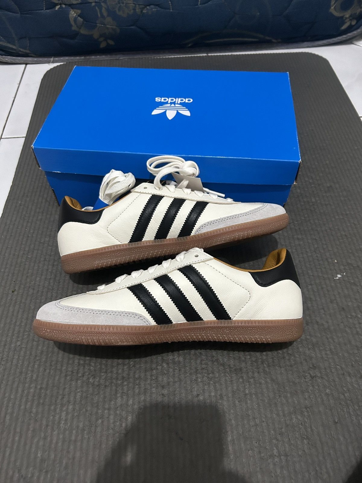 adidas gazelle silver green womens Adidas x JJJJound Samba OG Sneaker » Buy online now! main image 0