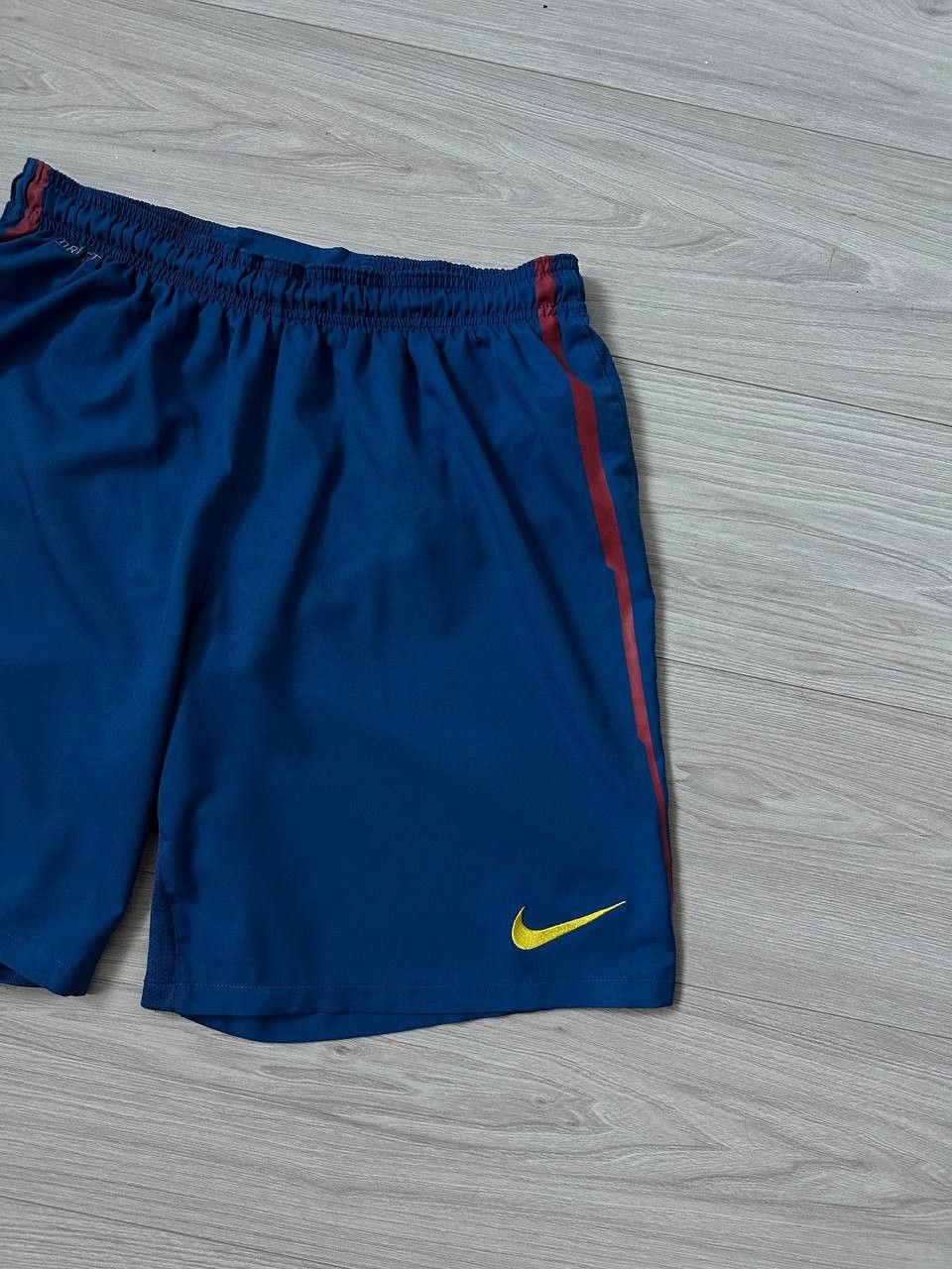 Nike Vintage Y2K Nike FC Barcelona Home Soccer Shorts Size US 34 / EU 50 - 2 Thumbnail