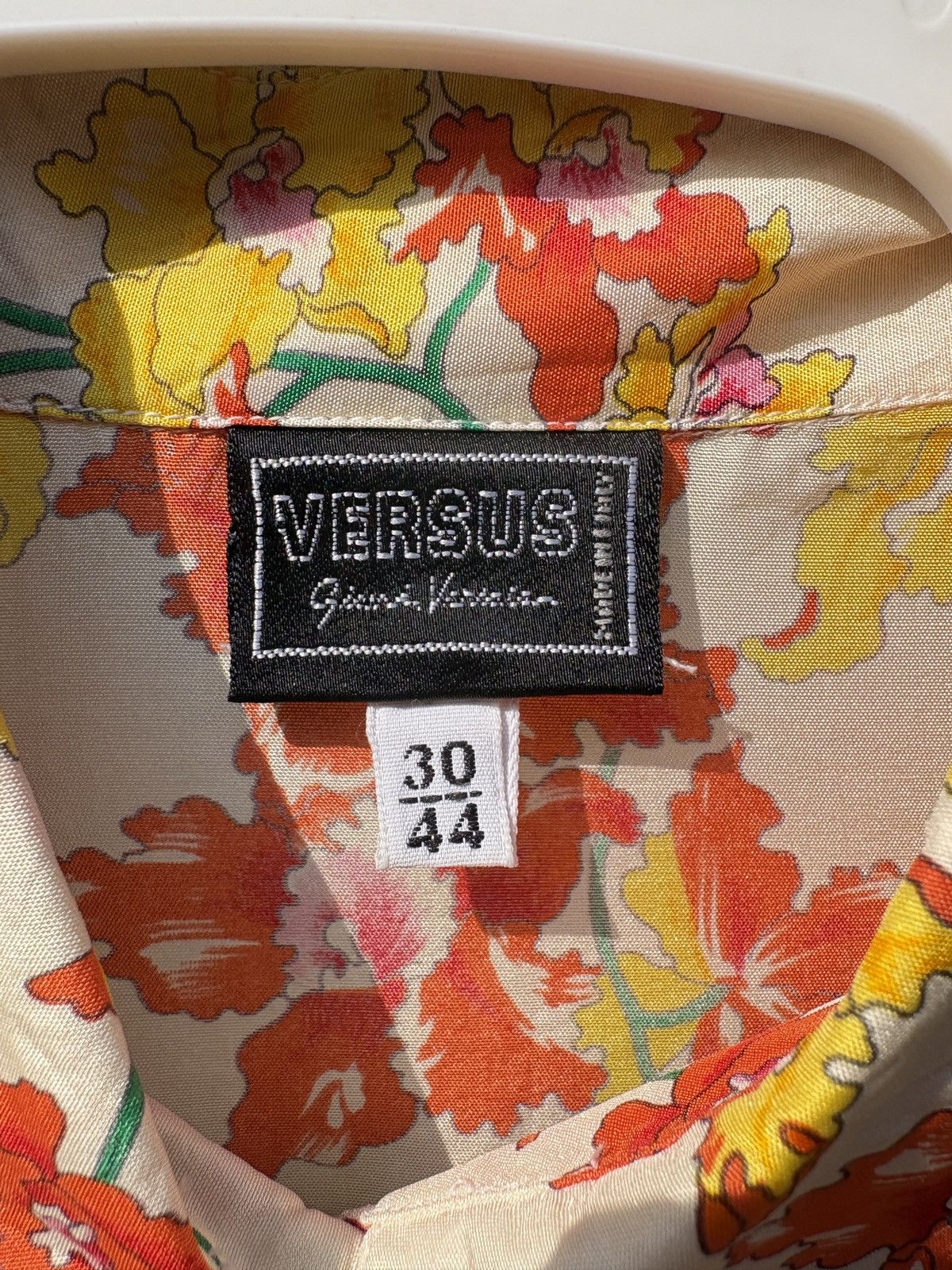 Versace VERSUS Versace flowers printed silk shirt Size M / US 6-8 / IT 42-44 - 3 Thumbnail