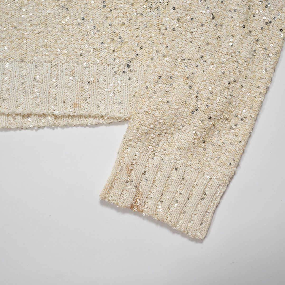 Burberry BURBERRY V Neck Sequin Sweater Off-white Size US M / EU 48-50 / 2 - 4 Thumbnail