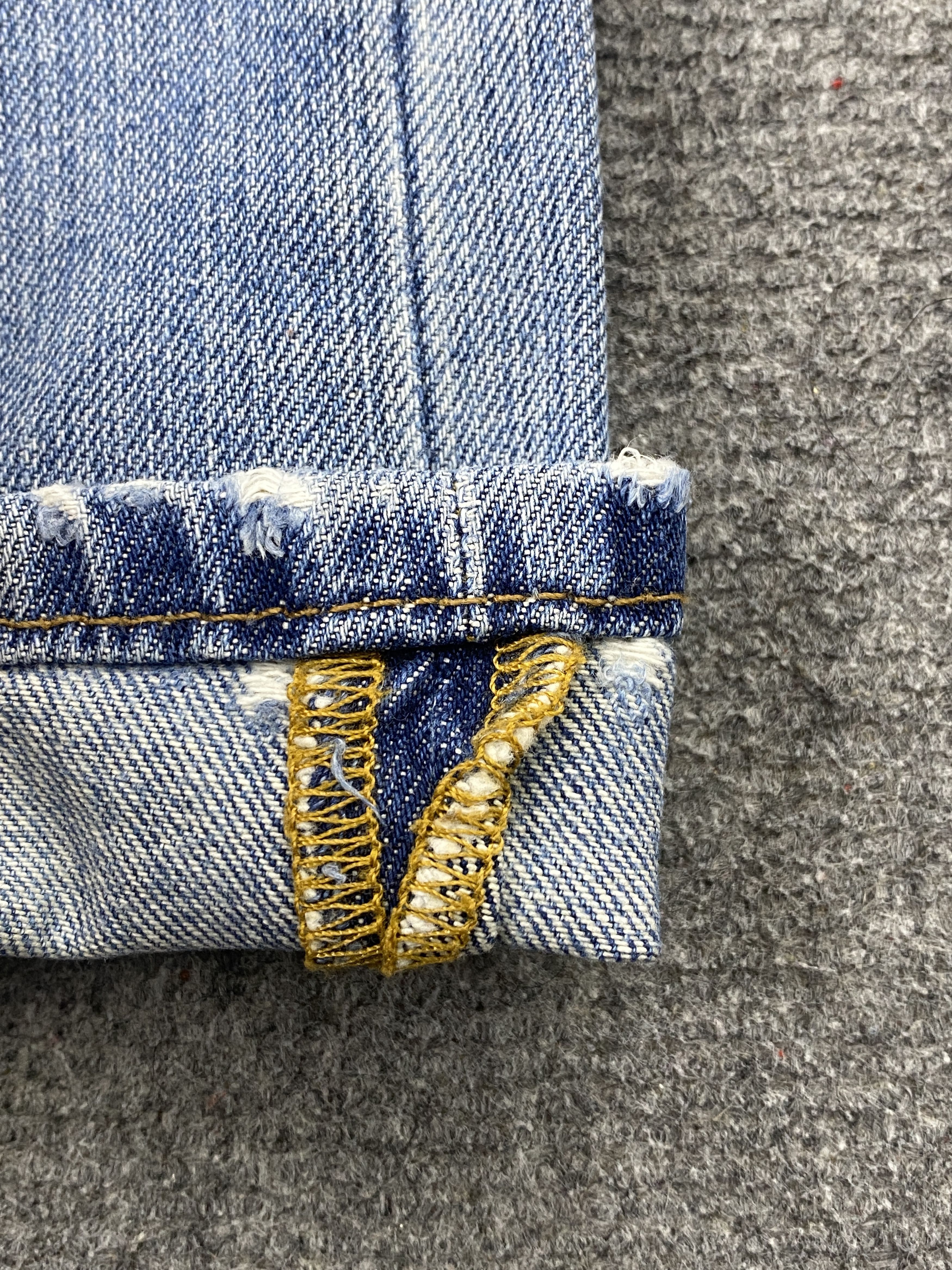 Levi's × Vintage Vintage Levis 569 Light Washed Denim Jeans Size US 34 / EU 50 - 9 Thumbnail