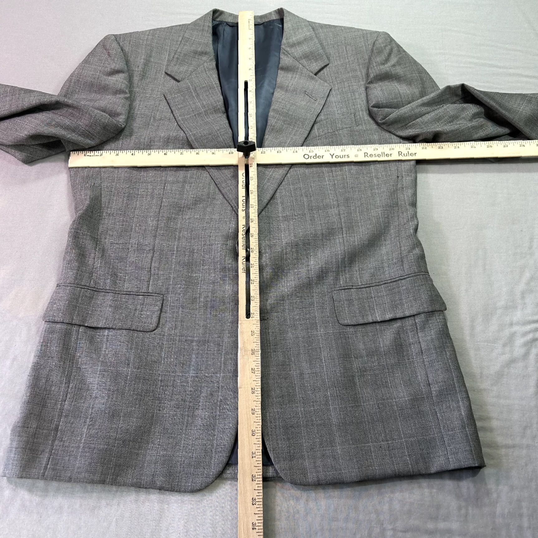 Vintage Hickey Freeman Blazer Mens 42R Gray Herringbone Wool Sport Coat Jacket Size 42R - 5 Thumbnail