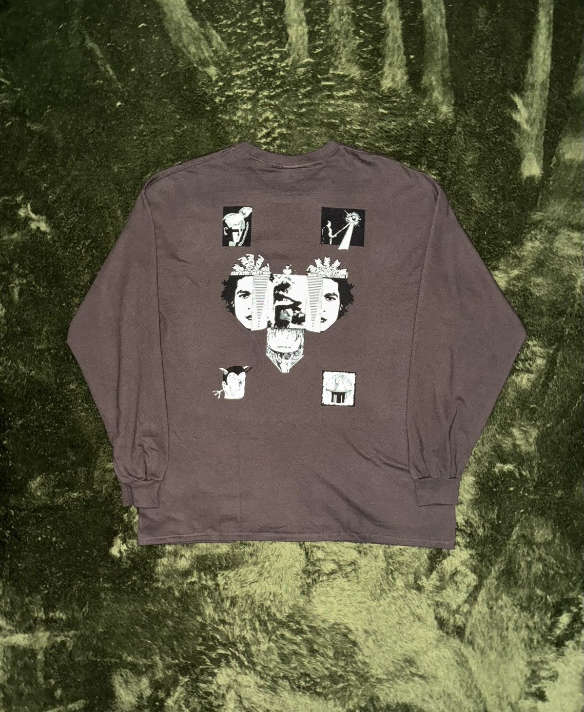 Fucking Awesome [XXL] Fucking Awesome magic book graphic long sleeve tshirts Size US XXL / EU 58 / 5 - 7 Thumbnail
