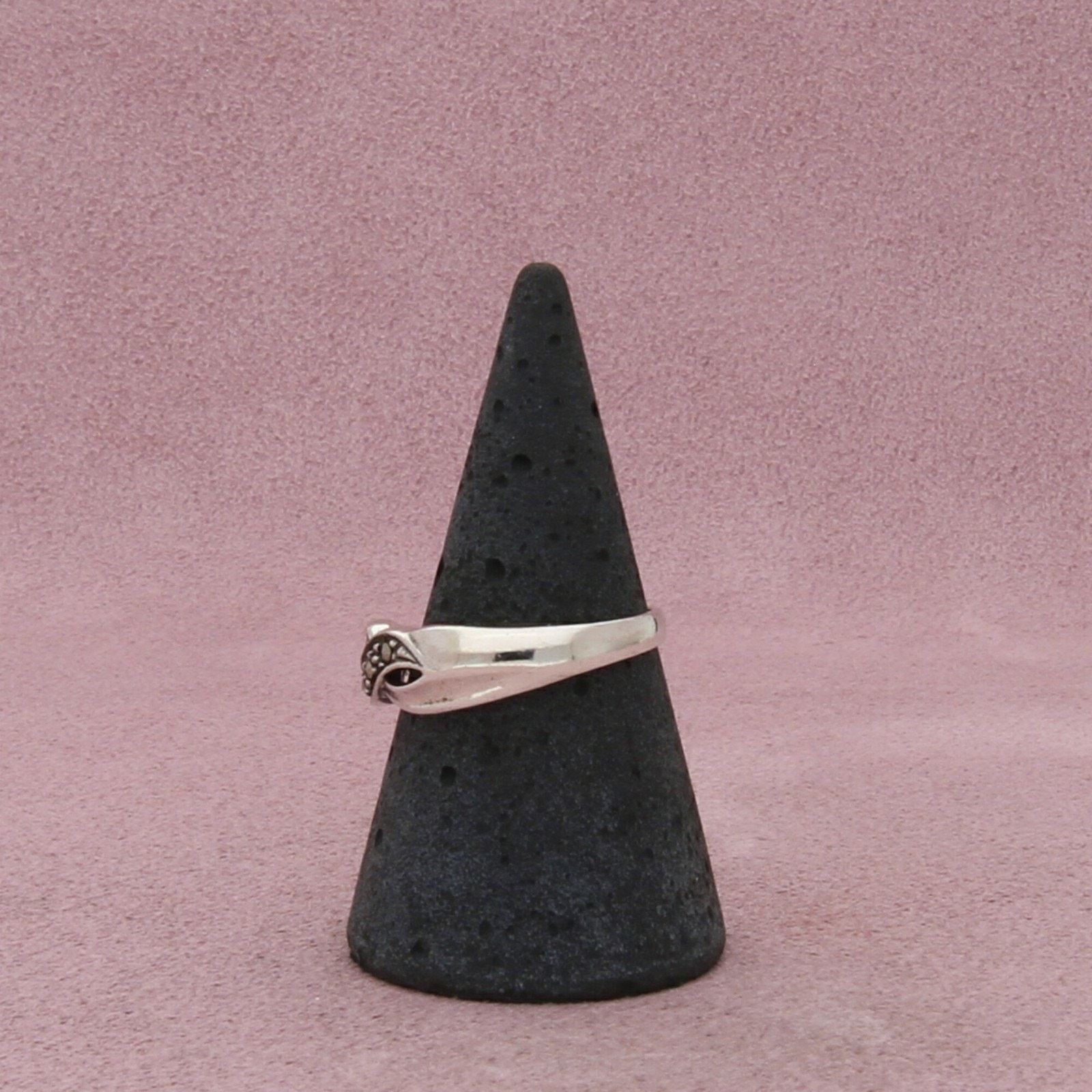 Sterling Silver sterling silver marcasite studded crossover ring size 7.75 Size ONE SIZE - 4 Thumbnail