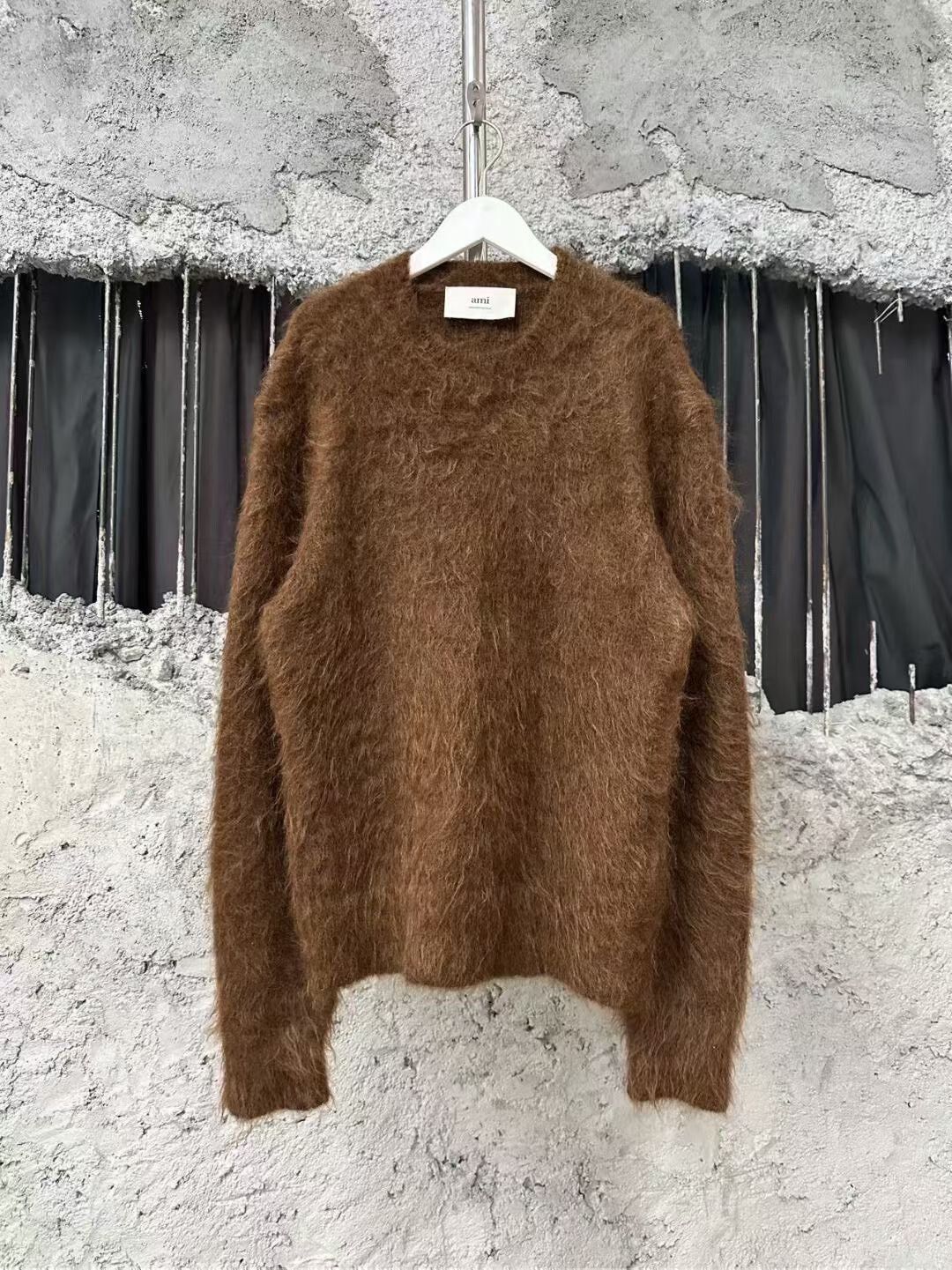 AMI brown fuzzy knit sweater Size US L / EU 52-54 / 3 - 1 Thumbnail