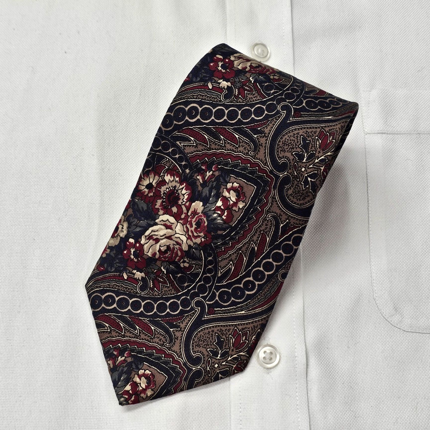 Etro VINTAGE Wembley Men’s Necktie 57" X 3 ¾” Black Red Blue floral 100% Silk Retro Size ONE SIZE - 2 Thumbnail