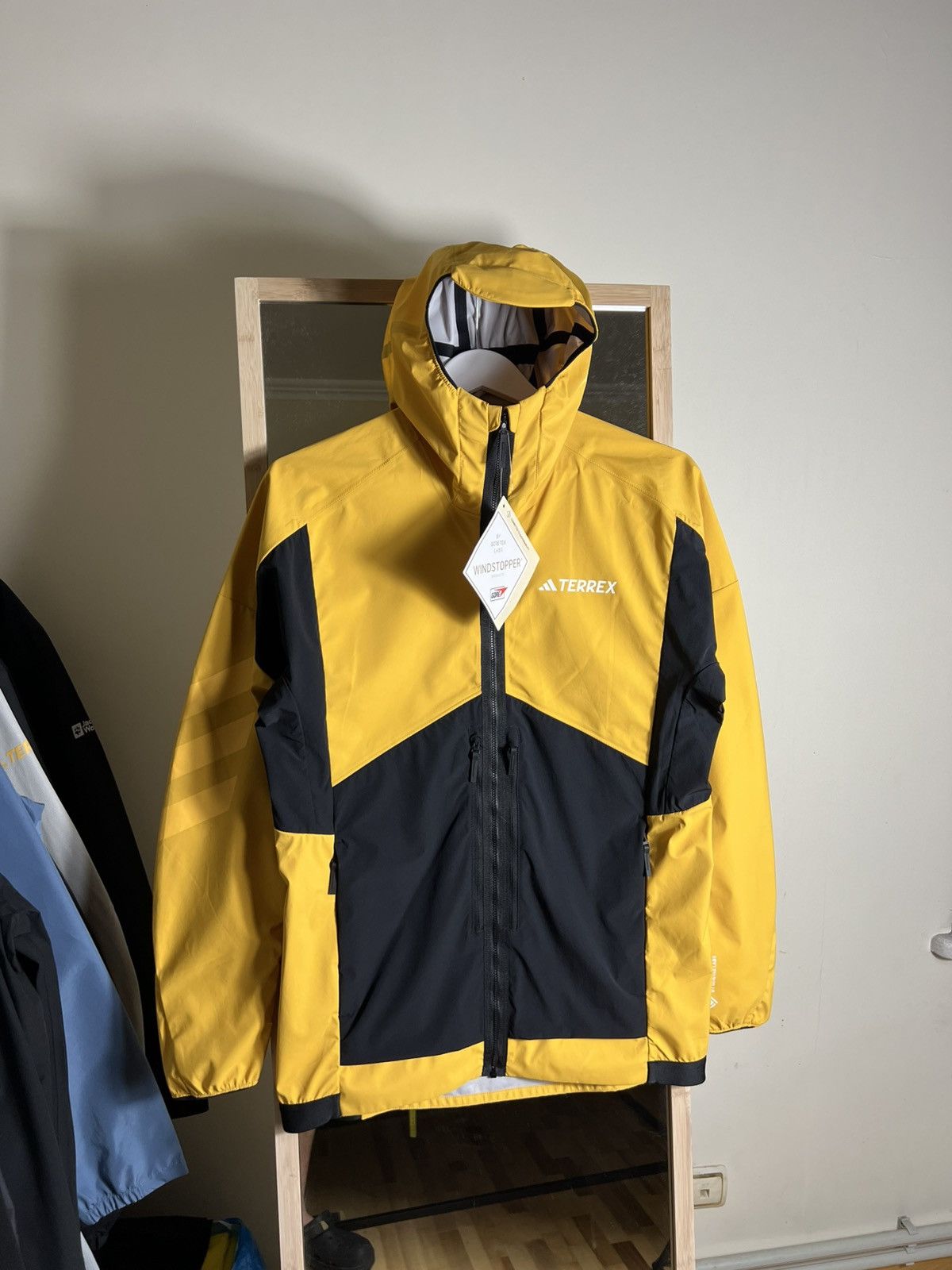 Adidas ADIDAS TERREX TRACK SOFTSHELL JACKET MEN Gore-Tex Gorpcore Size US M / EU 48-50 / 2 - 1 Thumbnail