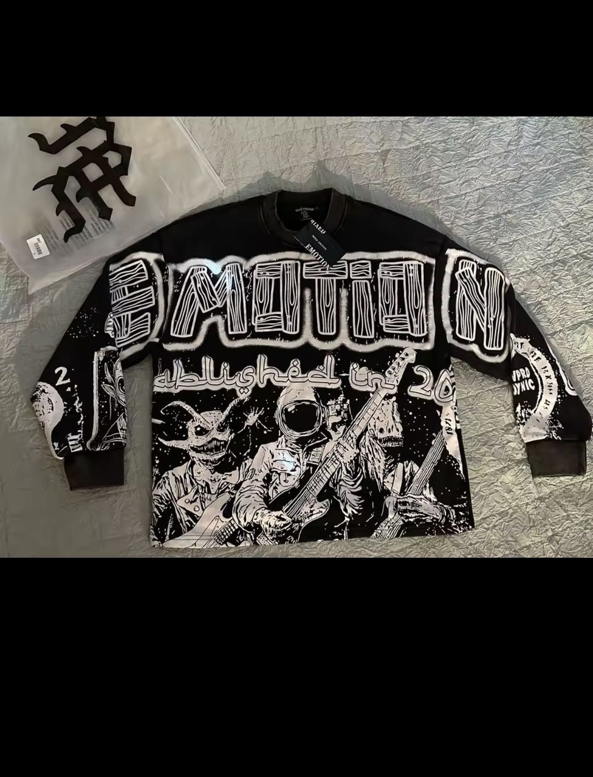Other Mixed emotion Long sleeve/pants Size US M / EU 48-50 / 2 - 1 Thumbnail