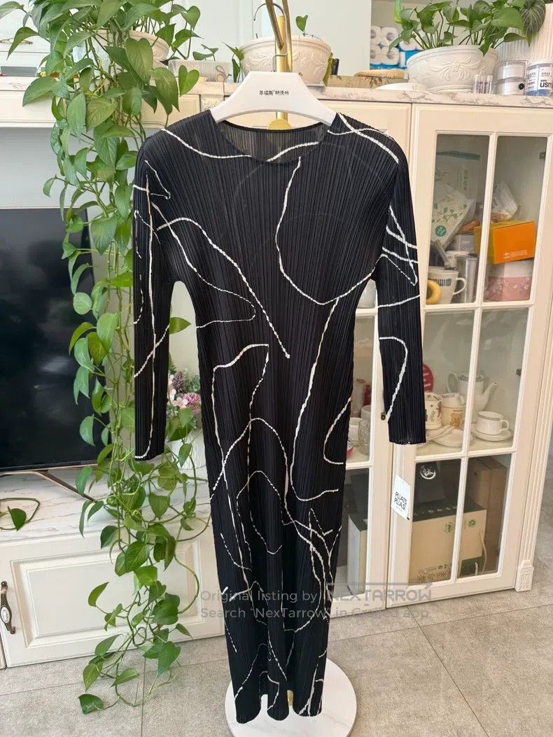 Issey Miyake Issey Miyake Black Spring Pattern Dress Size M / US 6-8 / IT 42-44 - 1 Thumbnail