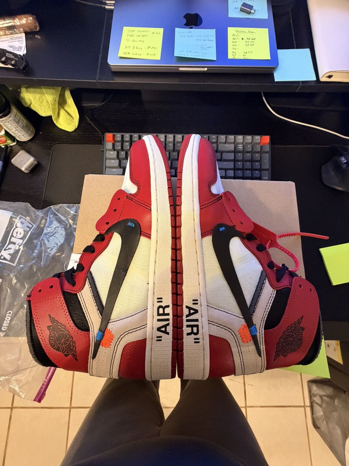 Nike × Off-White Off White Jordan 1 Chicago DS size 9.5 100% authentic Size US 9.5 / EU 42-43 - 5 Thumbnail